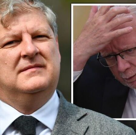 « Qu'est-ce qu'il fait dans le travail de jour ? »  Le chef du SNP fait irruption au MSP dans une dispute publique embarrassante