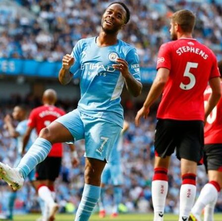 Rio Ferdinand exhorte Liverpool à re-signer Raheem Sterling au milieu des difficultés de Man City
