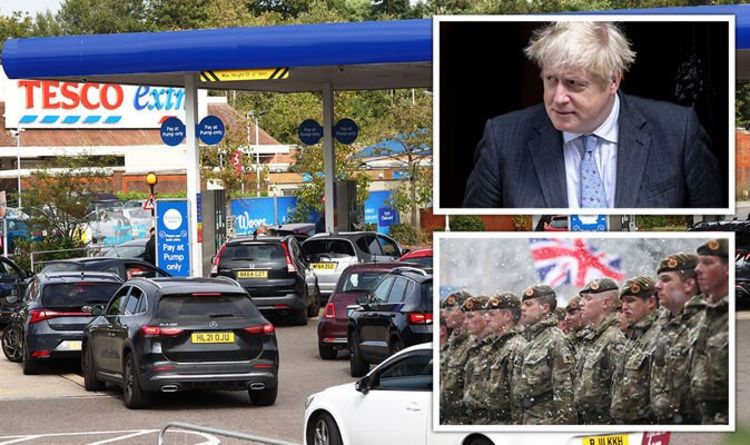 Stations-service EN DIRECT: Boris envoie une armée alors que le chaos des achats de panique provoque une perte de carburant de 90%