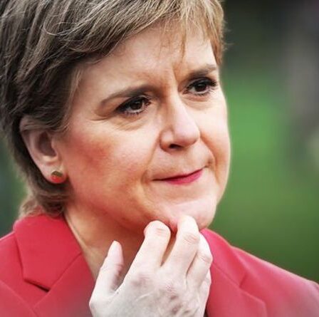 Sturgeon honteux: les plans d'indépendance du SNP dans les RUINES alors que les Écossais rejettent le dernier complot référendaire