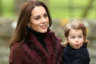 'Totalement normal' Kate Middleton et la princesse Charlotte se sont arrêtées dans un pub de Londres