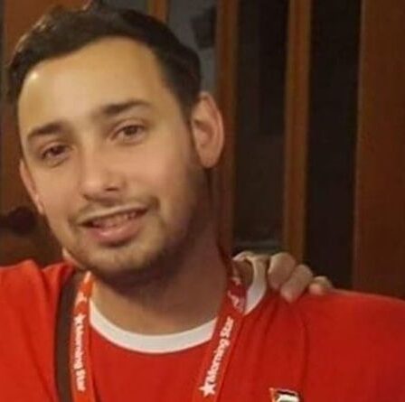 Un conseiller du travail a dénoncé une chanson «antisémite» lors de la marche de Jeremy Corbyn à Liverpool