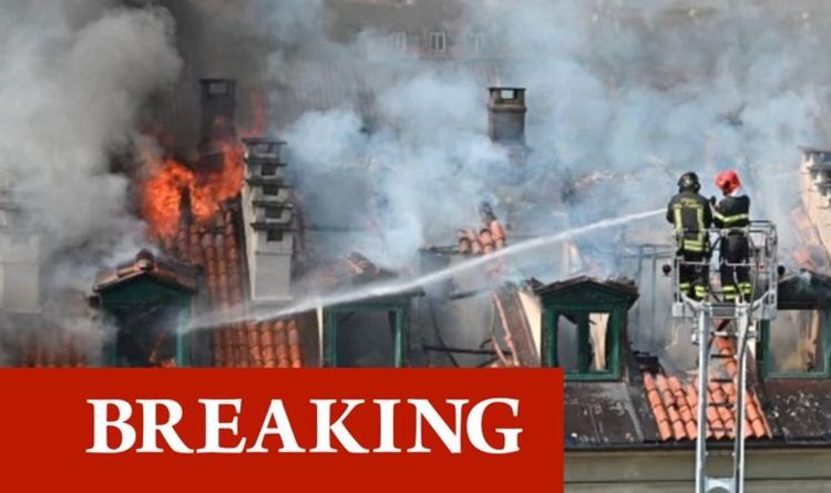 Un énorme incendie ravage des maisons en Italie – 100 personnes s'enfuient alors que des dizaines de pompiers s'attaquent à l'incendie
