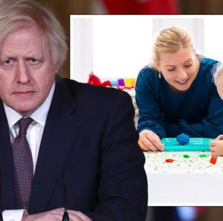 « Un énorme problème ! »  Boris Johnson exhorté à envisager une «taxe de garde d'enfants» pour aider à réduire l'écart financier