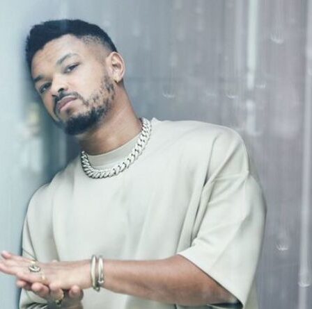 Un millionnaire « changeur de jeu » de 29 ans, gagnant 900 000 £ grâce au podcast, partage le meilleur conseil