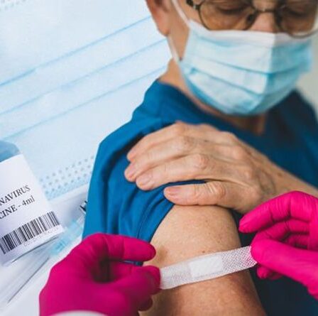 Un rappel de vaccin Covid sera administré à 30 millions de personnes – mais seuls Pfizer et Moderna ont été utilisés