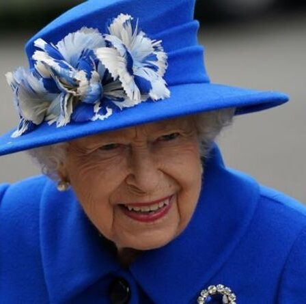 Une fillette polonaise de 12 ans est «sur la lune» lorsque la reine Elizabeth répond à sa lettre