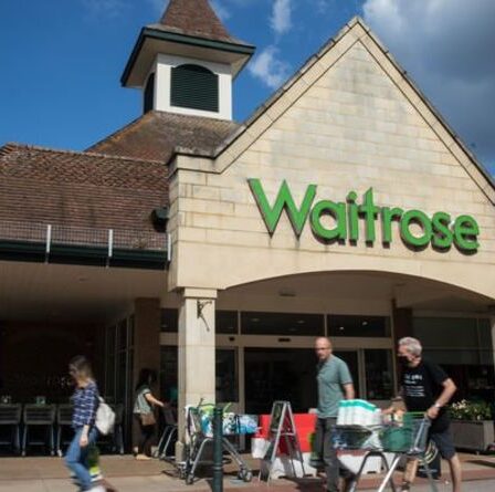 Waitrose annonce l'interdiction des sacs en plastique pour les livraisons et les collectes en magasin