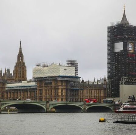 Westminster fustigé pour des dépenses « folles » en portes, ascenseurs et carrelages