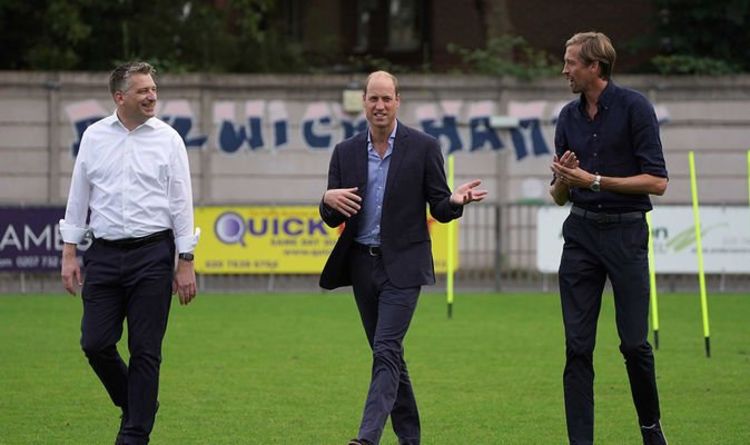 William montre son soutien au « cœur et à l'âme » du football lors d'une visite au Dulwich Hamlet FC