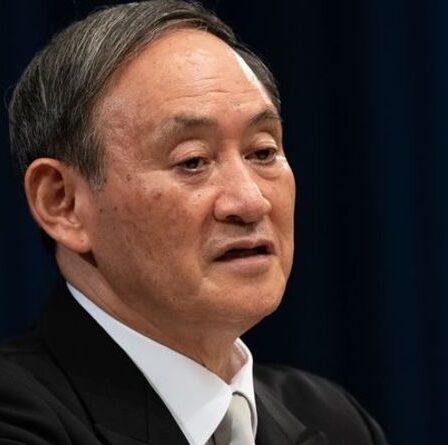 Yoshihide Suga démissionne de son poste de Premier ministre japonais suite aux critiques de Covid