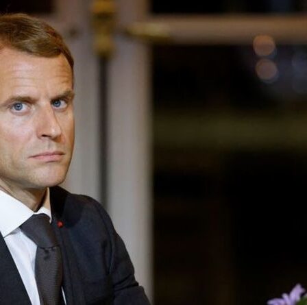 Macron fait face à la demande des chauffeurs routiers français d'une augmentation de salaire égale après le Brexit au Royaume-Uni
