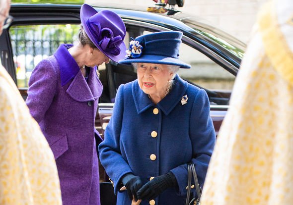 reine nouvelles photos princesse anne westminster abbaye royal britannique légion centenaire
