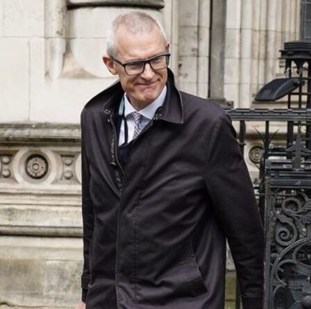 Abandonner !  Les anti-vaccins «polis» assiègent la maison de Jeremy Vine à cause de la position pro-jab de la BBC