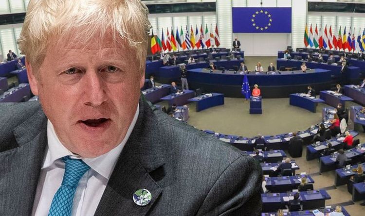 Boris fulmine contre l'accord détesté de l'UE: "Fou d'avoir des médicaments contre le cancer que nous ne pouvons pas déplacer au Royaume-Uni"