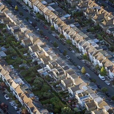 CRISE ÉNERGÉTIQUE : 250 000 personnes bloquées alors que deux autres fournisseurs font faillite