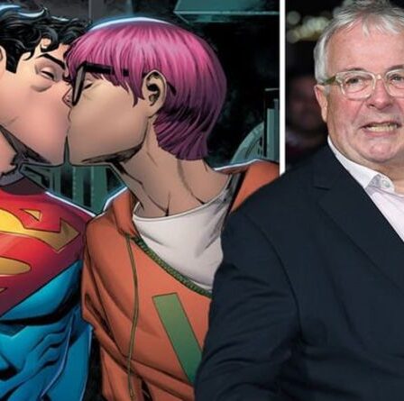 Christopher Biggins suscite la fureur alors qu'il claque le fils bisexuel de Superman comme `` se pliant pour se réveiller ''