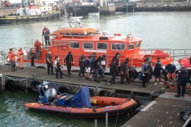 Découverte d'une source de bateaux de migrants déclenchant une opération de trafic de personnes au Royaume-Uni