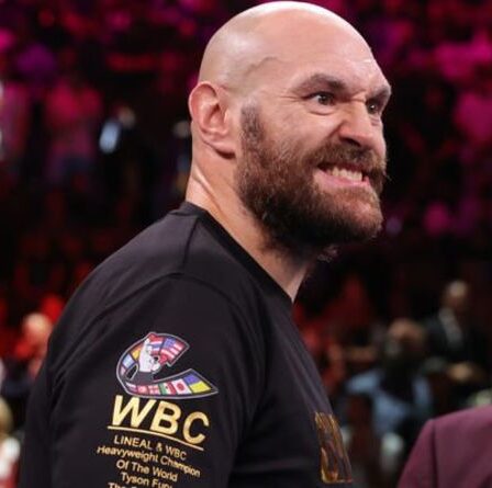 Dillian Whyte reçoit un fort avertissement de Tyson Fury alors qu'il envisage le choc pour le titre mondial