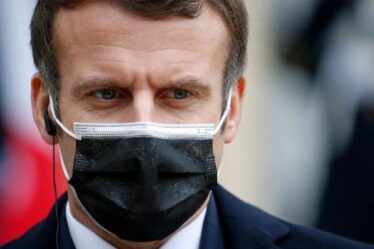 Emmanuel Macron a dit de " blâmer l'UE, pas le Royaume-Uni " pour un accord sur le Brexit " mal négocié "