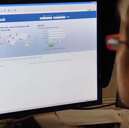 Facebook doit « être honnête » et être tenu « publiquement responsable » après une panne massive