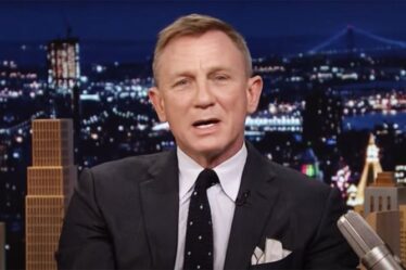 James Bond : Daniel Craig est devenu « super émotif » le dernier jour du tournage de No Time To Die – REGARDER