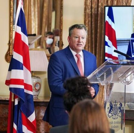 « Je ne peux pas faire confiance à l'UE ! »  Le Brexiteer fait rage Bruxelles utilise les règles du Brexit comme une "arme" d'affilée