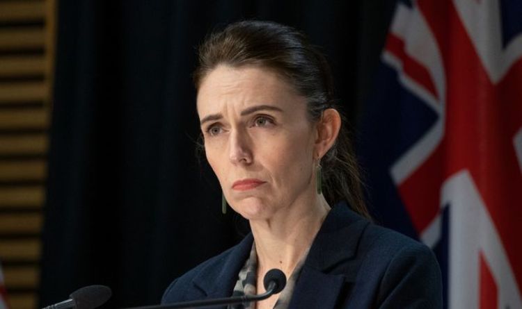 La Nouvelle-Zélande se dirige-t-elle vers la catastrophe du coronavirus?  Le placage d'Ardern commence à glisser
