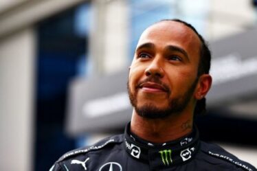 La décision des pneus Lewis Hamilton qualifiée de «dangereuse» par Pirelli après un arrêt au stand Mercedes retardé
