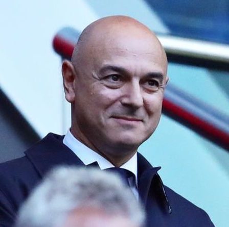 Le chef de Tottenham, Daniel Levy, "a le super-agent Pini Zahavi qui travaille sur un accord avec le club d'alimentation"