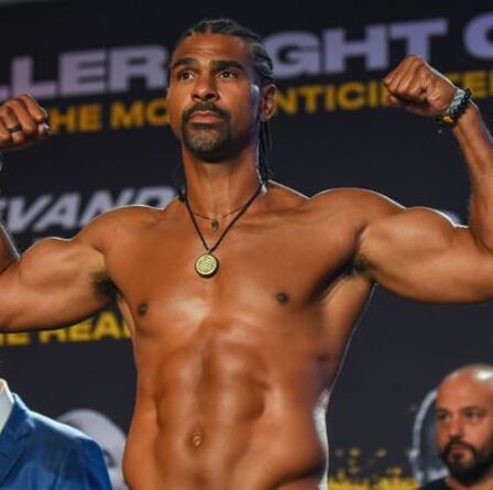 Le père de Tyson Fury, John, ne donne aucun coup de poing alors qu'il rend son verdict sur "l'idiot" David Haye