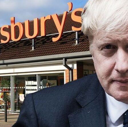 Le plan directeur du Brexit alors que Sainsbury's lance la "plus grande campagne de recrutement de tous les temps" pour sauver Noël