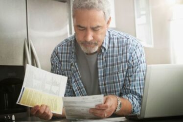 Les retraités doivent payer des cotisations alors que l'assurance nationale augmente !  Combien devrez-vous payer ?