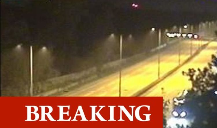 M25 FERMEE: D'énormes retards sur un tronçon d'autoroute pendant l'heure de pointe du matin