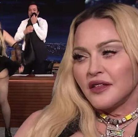 Madonna, 63 ans, étonne les téléspectateurs de Tonight Show alors qu'elle montre ses fesses au public