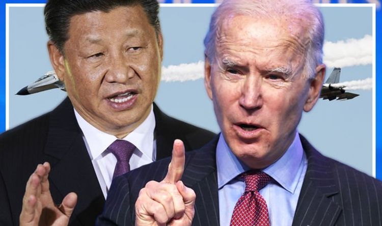 Ne t'avise pas !  Biden lance un avertissement sans ambages à la Chine alors que les craintes de guerre à Taiwan éclatent