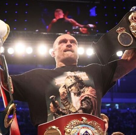 Oleksandr Usyk a mis en garde Tyson Fury et Deontay Wilder après avoir étourdi Anthony Joshua