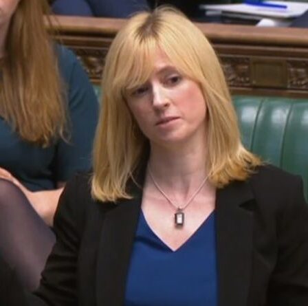 « Pas sur le point de quitter le navire ! » Rosie Duffield MP invitée à faire défection aux conservateurs après la ligne trans