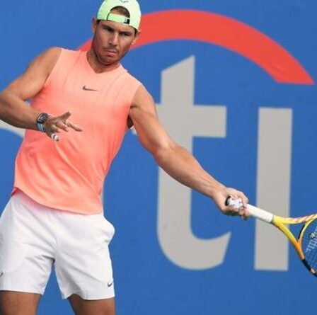 Rafael Nadal revient sur le terrain d'entraînement pour apaiser les craintes de retraite des blessures