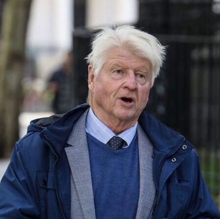 Stanley Johnson qualifie les éco-activistes du M25 de "contre-productifs"