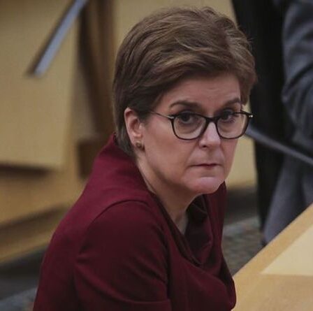 Sturgeon critiqué pour ses remarques de mort « effrayantes » sur les électeurs écossais plus âgés « déplaisantes !