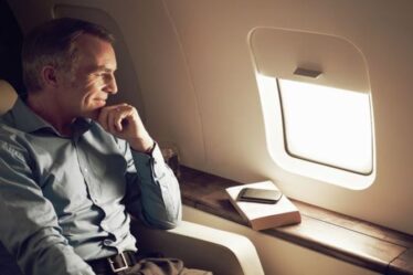 "Surréaliste": un homme expérimente gratuitement le mode de vie d'un jet privé à bord d'un avion commercial géant