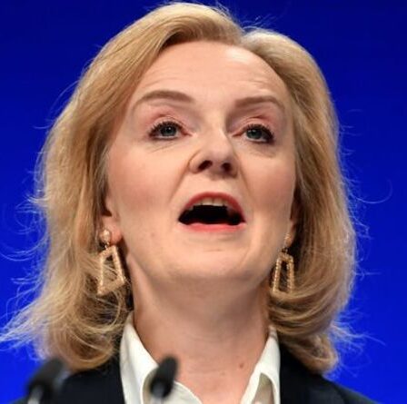 Truss envoie Biden à l'ARRIÈRE DE LA LIGNE alors que le Royaume-Uni est prêt à signer un « canal complet » d'accords