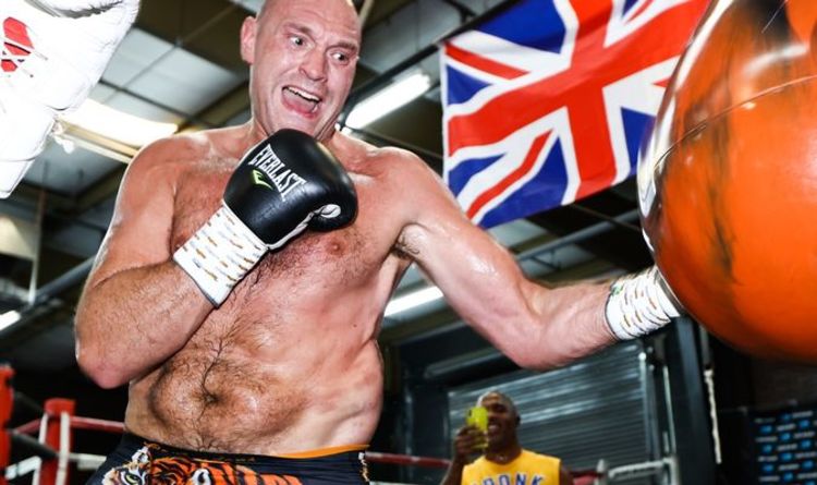 Tyson Fury révèle le régime alimentaire pour le combat de Deontay Wilder, y compris un gallon d'eau par jour