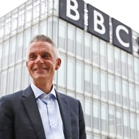 Un cadre de la BBC Fat Cat a reçu une augmentation de salaire de 40% - Tim Davie gagne désormais plus d'un demi-million