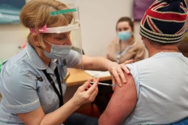 Une percée du vaccin Covid alors qu'une étude révèle un «fort déclin» seulement 6 mois après le jab