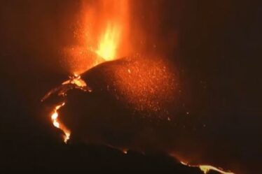 Volcan La Palma EN DIRECT: Vols au SOL pendant deux jours consécutifs alors que le nuage de cendres risque des vacances