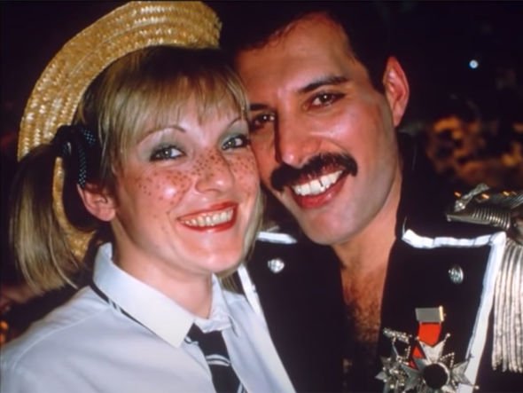 Freddie Mercury et Mary Austin à son 35e anniversaire