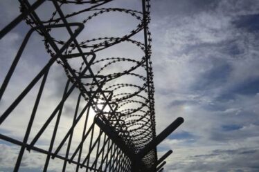 Des gardiens de prison déjouent 10 000 tentatives de trafic de drogue et de téléphones en moins de 18 mois