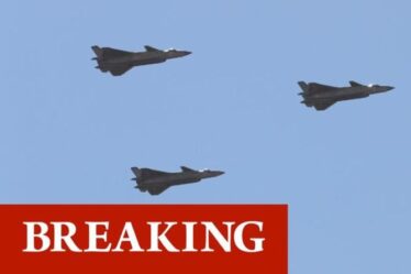 Des jets et des bombardiers chinois descendent dans l'espace aérien de Taïwan alors que Pékin attise les tensions